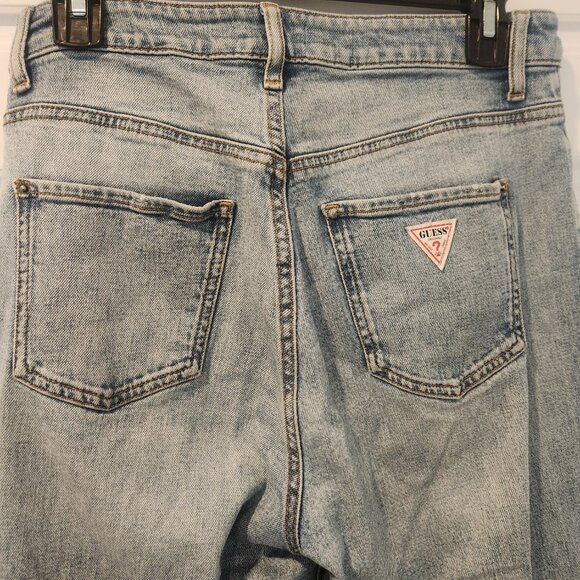 GUESS high-rise straight jean in light blue - size 28 - Picture 6 of 7